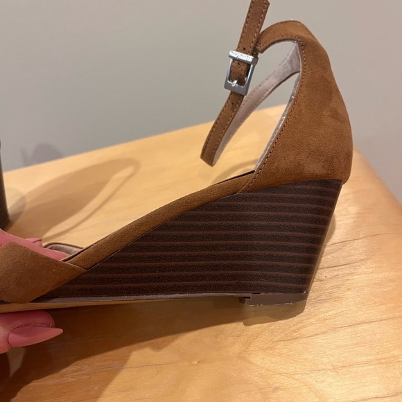 Charles by Charles David Light Brown Wedge Sandals - Picture 8 of 15
